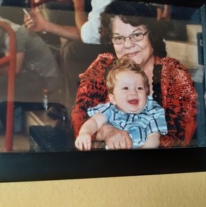 Meet your Posher, Leonor